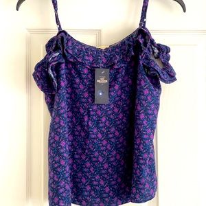 Hollister Floral printed top (Size M)